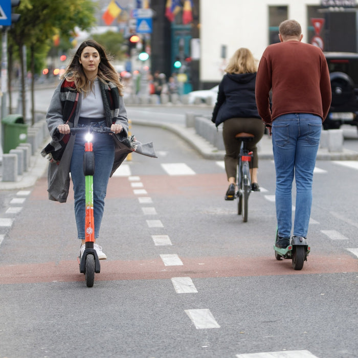 E-Bike im Vergleich mit Elektroroller & E-Scooter