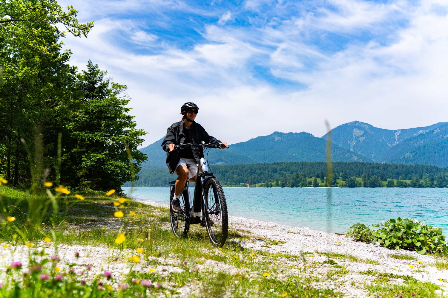 Fahrrad aufsteigen und absteigen: Links oder rechts – so geht's sicher