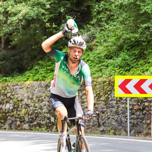 Flüssigkeitsbedarf beim Rennradfahren: So viel musst Du wirklich trinken