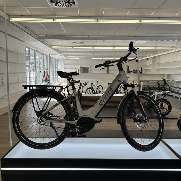 MYVELO Nizza E-Bike Trekking Graphit Silber