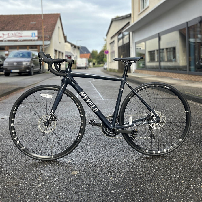 MYVELO Oslo Endurance Rennrad draußen