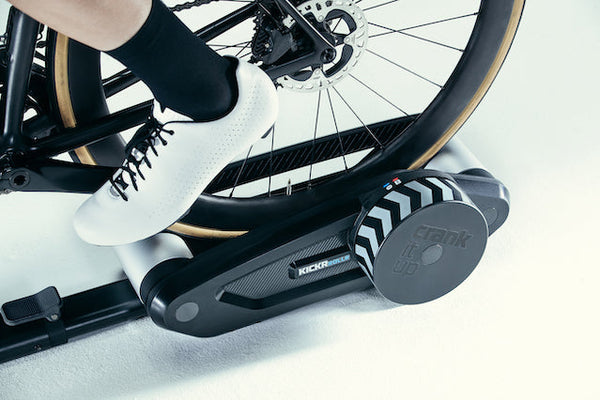 wahoo rennrad KICKR ROLLR SMART TRAINER w/SINGLE-SIDED POWRLINK PEDAL — Size:LG/XL Scott Foil Sattelstützklemme : Touchscreen feature: Yes